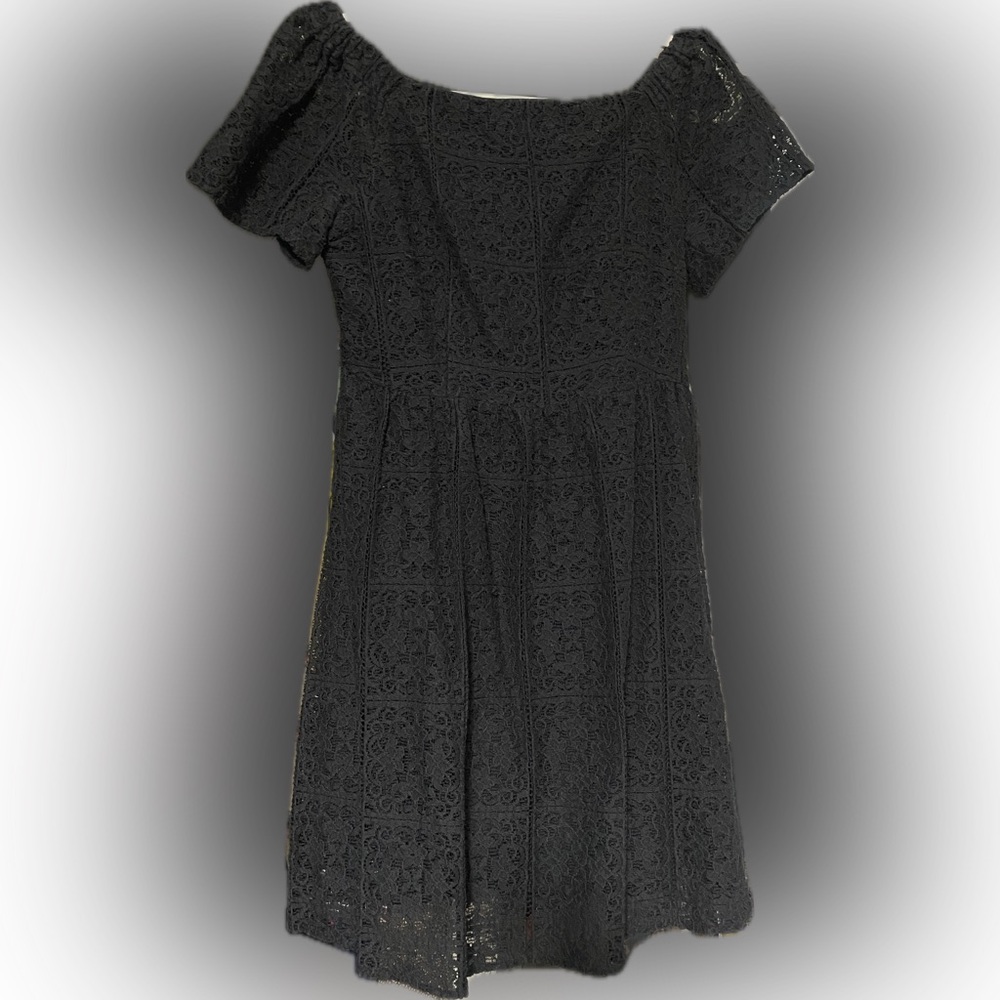 Off-the-Shoulder Elegant Black Lace Dress